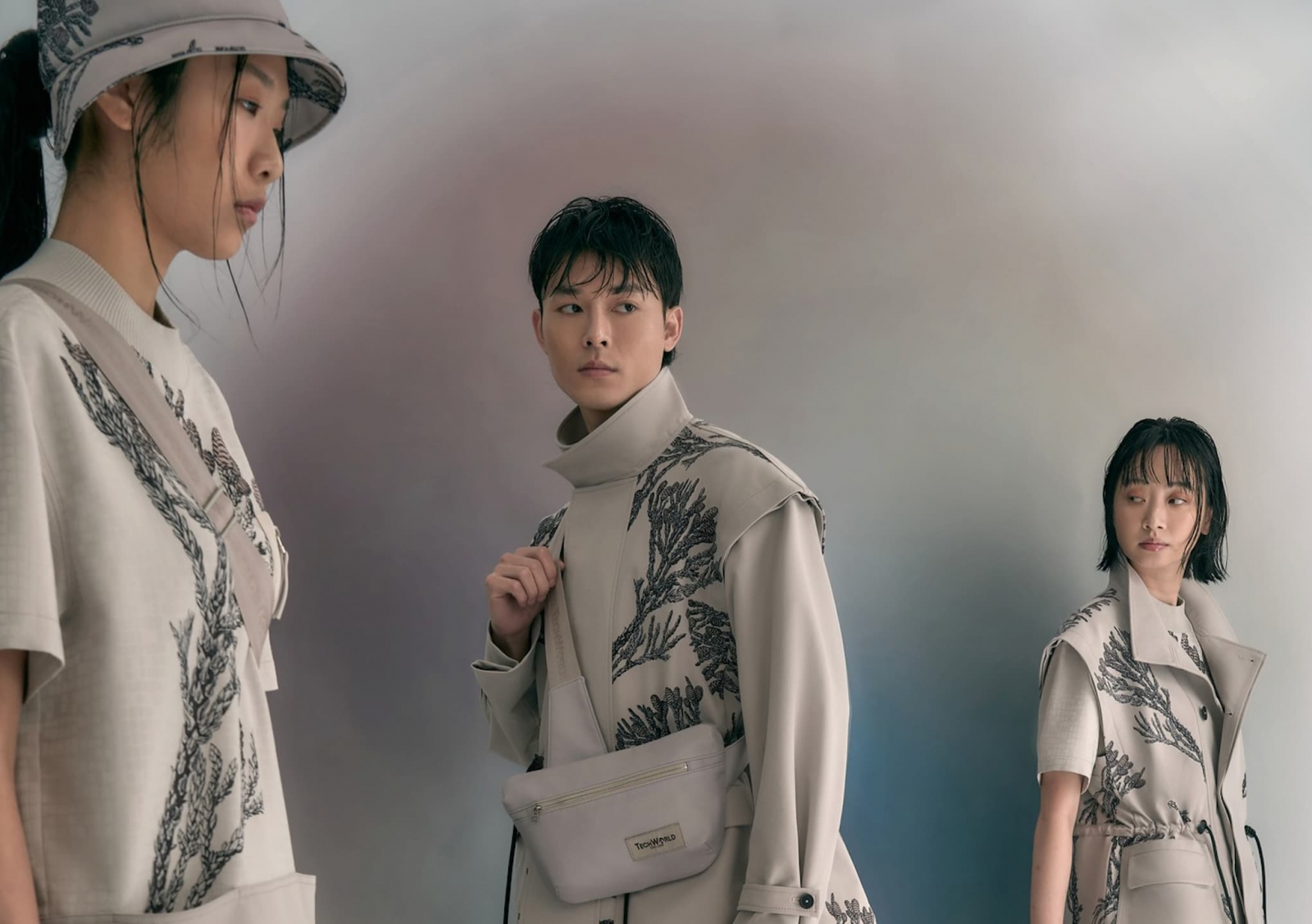 台灣館制服以「台灣杉」為設計靈感，服裝採用環保材質，展現永續與海洋資源再利用的精神。（圖片來源：卓蓉制服）