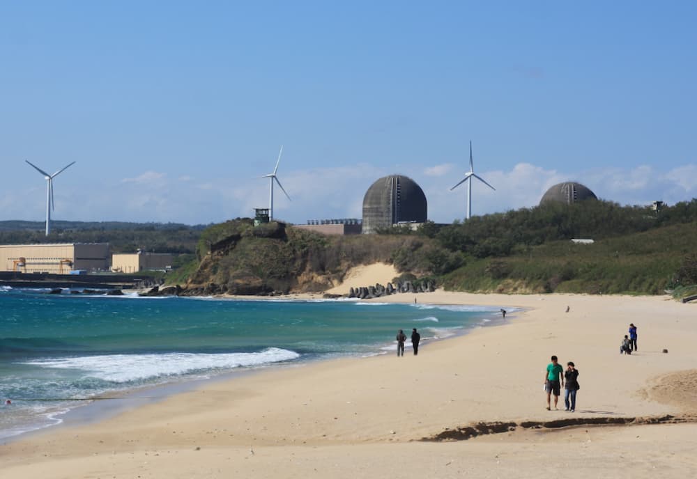 核三廠2號機依法在5月17日停止運轉，8/23公投將是決定續用核能與否的關鍵。（圖片來源：Wikimedia Commons）