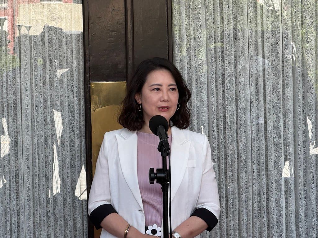 民進黨團幹事長吳思瑤上午受訪時表示，仍沒有拿到要表決的草案版本。攝影：李蘇竣