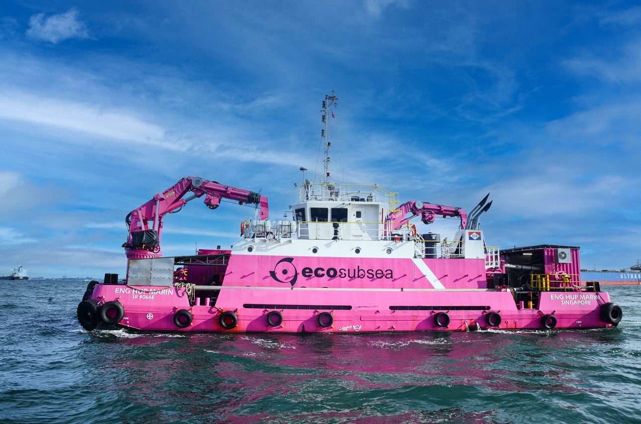 The “pink panther,” operated by the company ECOsubsea, conducts a hull cleaning of vessel Frontier Kotobuki in Singapore. Image courtesy of ECOsubsea.