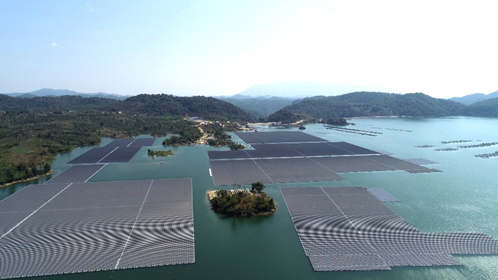 越南正擴大在水力發電水庫上部署浮動式光電,以提升再生能源發電量。(圖片來源:EVN)