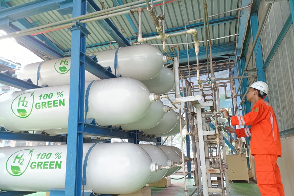 Indonesia eyes the potential of green hydrogen and aims to become an exporter of green or low-carbon hydrogen as early as 2030. (