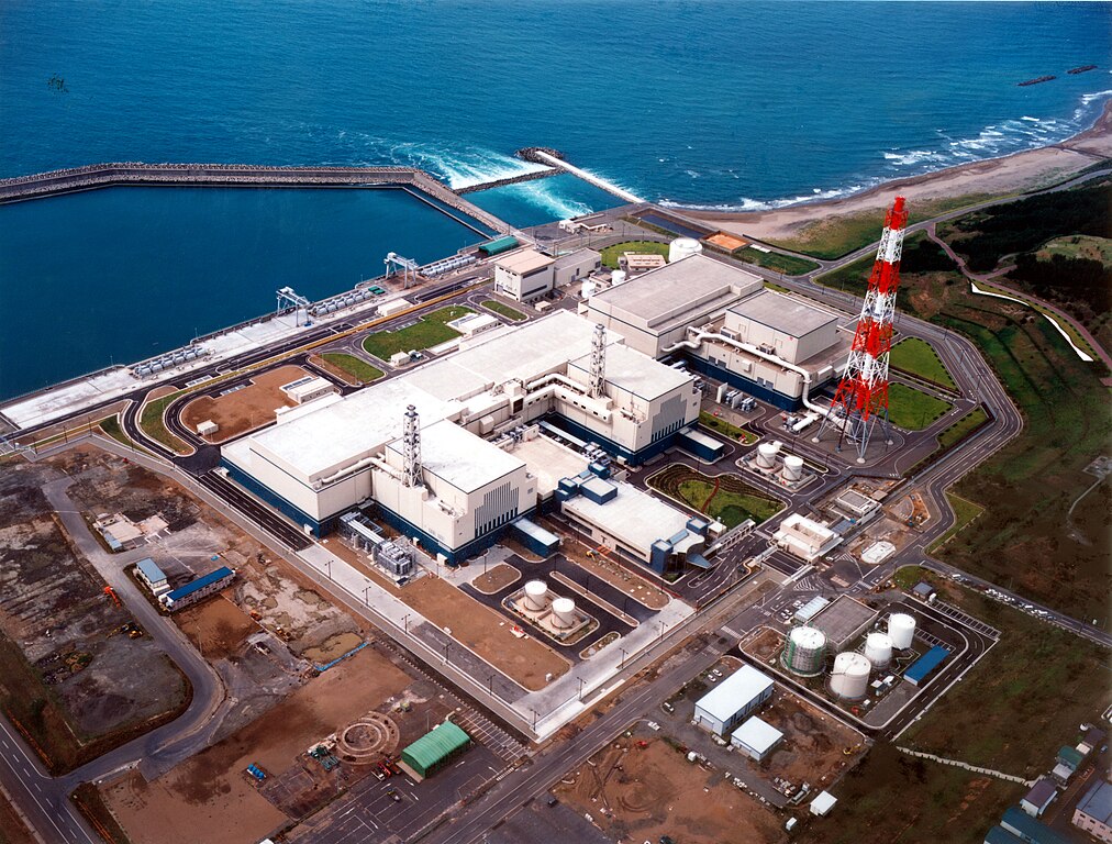 日本「柏崎刈羽核電廠」22日獲新潟縣議會同意支持重啟。（圖片來源：Wikimedia Commons）