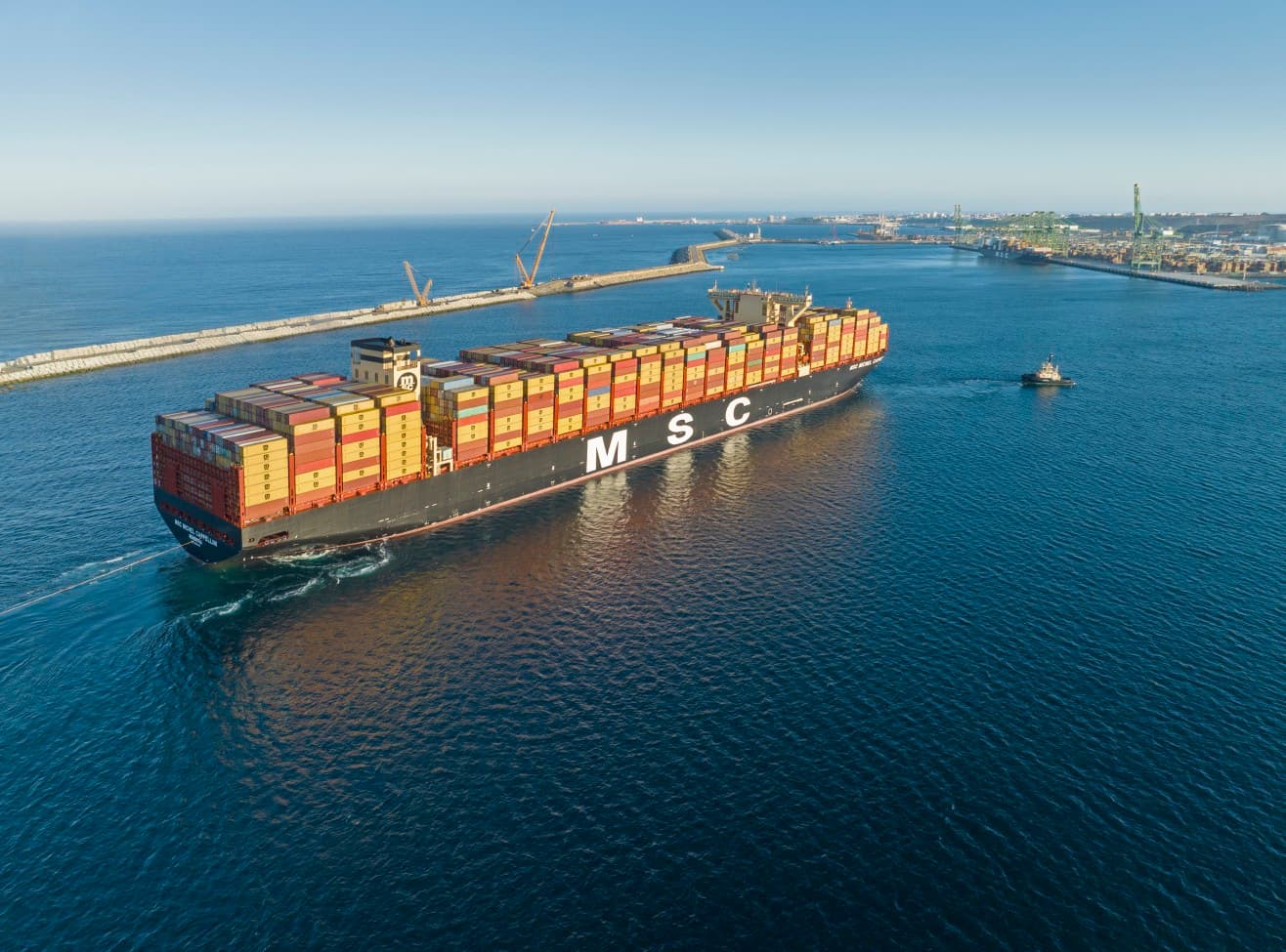 MSC estimates that onboard CCS could capture 25% of CO₂ emissions on LNG vessels, potentially reducing emissions by 45% compared to traditional ships. 