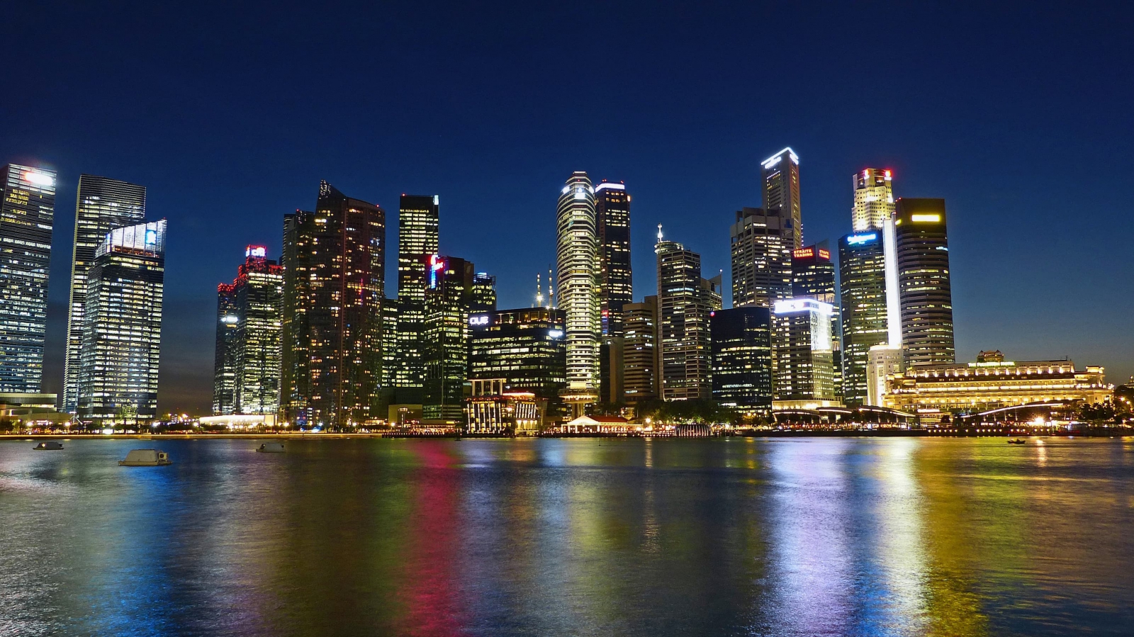 Singapore is increasingly relying on imported electricity and emerging low-carbon technologies to decarbonize its power system, but the conditions needed to support that transition remain uncertain. (Photo: Pixabay)