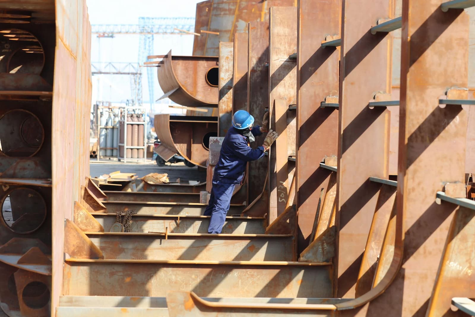 Building energy-efficient vessels could help the shipping industry decarbonise (Image: Sipa US / Alamy)