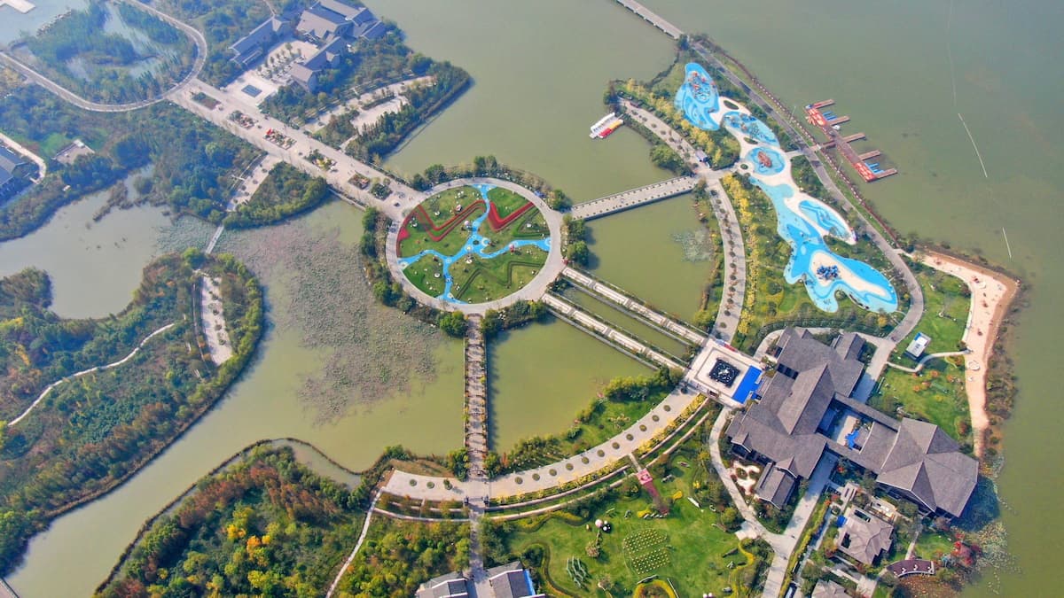 Pan’anhu Wetland Park in Jiangsu province, eastern China, is dedicated to the ecological restoration of a former coal mining area, and an example of a project that could be funded by the green sovereign bonds. Experts say the bonds’ launch could attract more international investors to green projects in China (Image: Sipa US / Alamy)