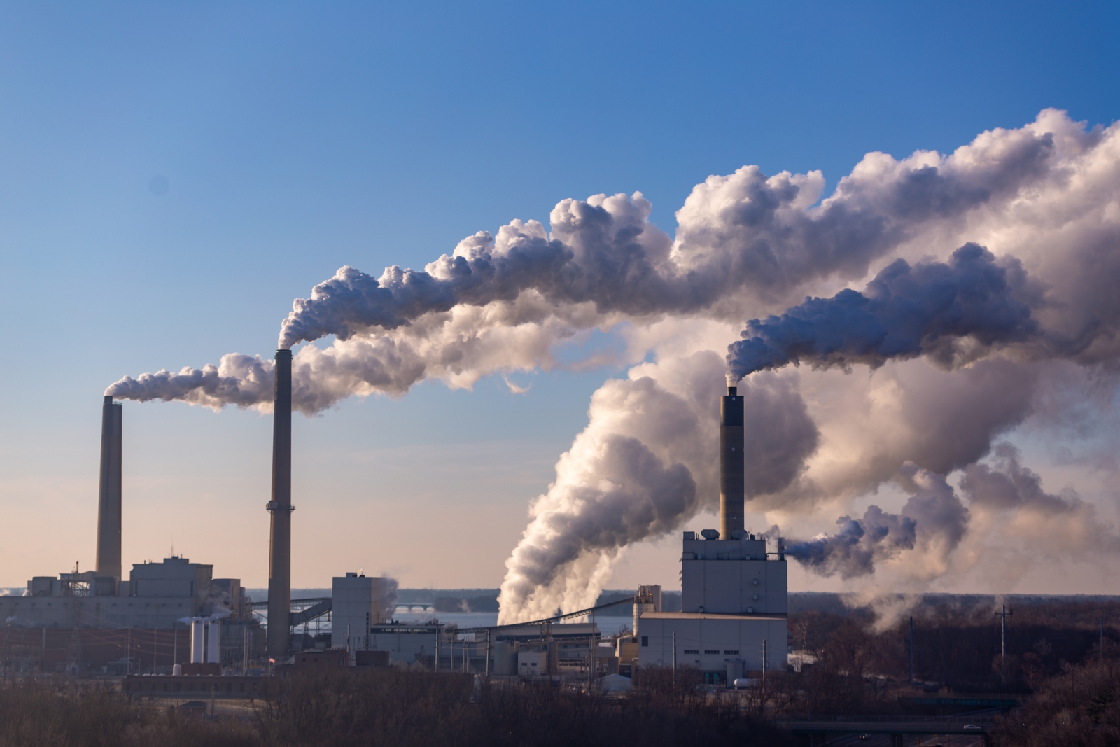 To manage the energy crisis, Thailand’s government has ordered coal-fired power plants to operate at full capacity. (Photo: iStock)