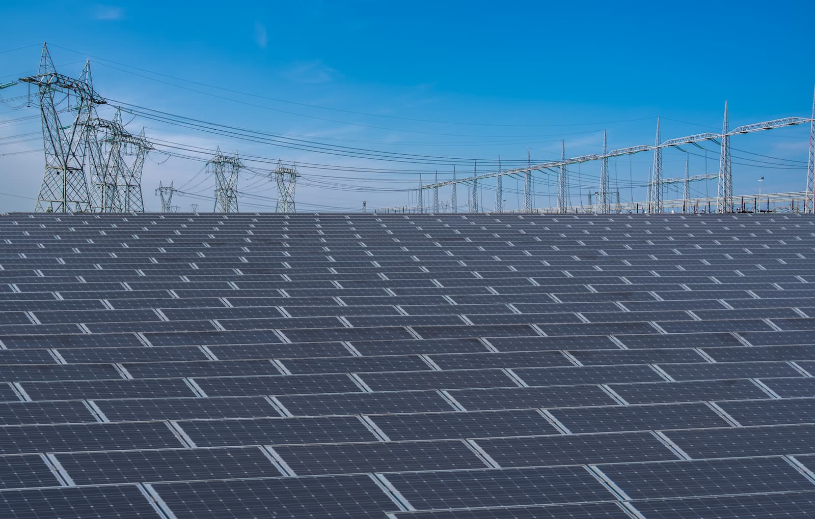 While the DPPA framework offers clear strategic advantages for Vietnam’s energy sector, limited adoption persists amid pricing complexities and systemic implementation barriers. (Photo: iStock)