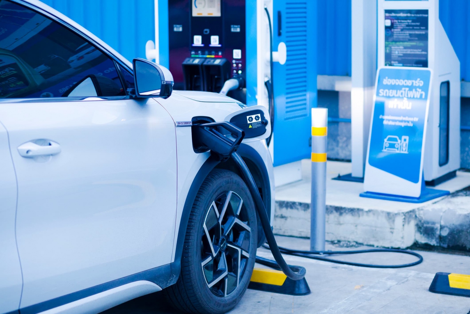 Thai auto parts suppliers face rising pressure to retool for EV production while investing in renewable electricity, energy efficiency and carbon management. (Photo: iStock)