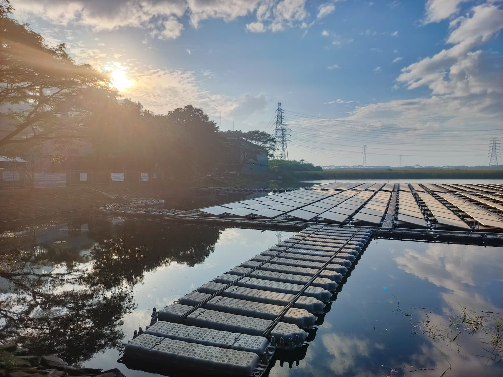 Indonesia has agreed to export 3.4 GW of clean electricity to Singapore by 2035. (Image: iStock)