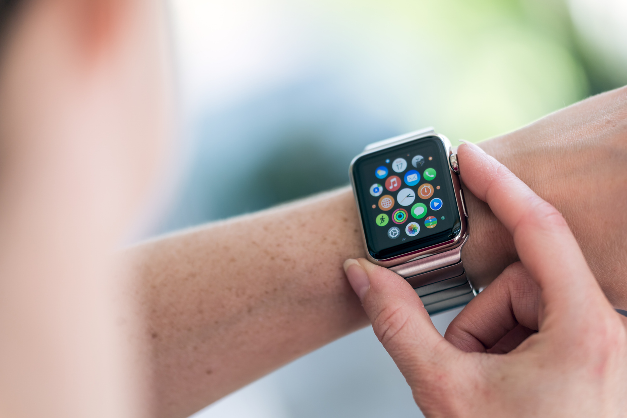 德國法蘭克福地方法院於2025年8月裁定,蘋果不得再宣稱Apple Watch為「碳中和產品」。(照片來源:iStock)