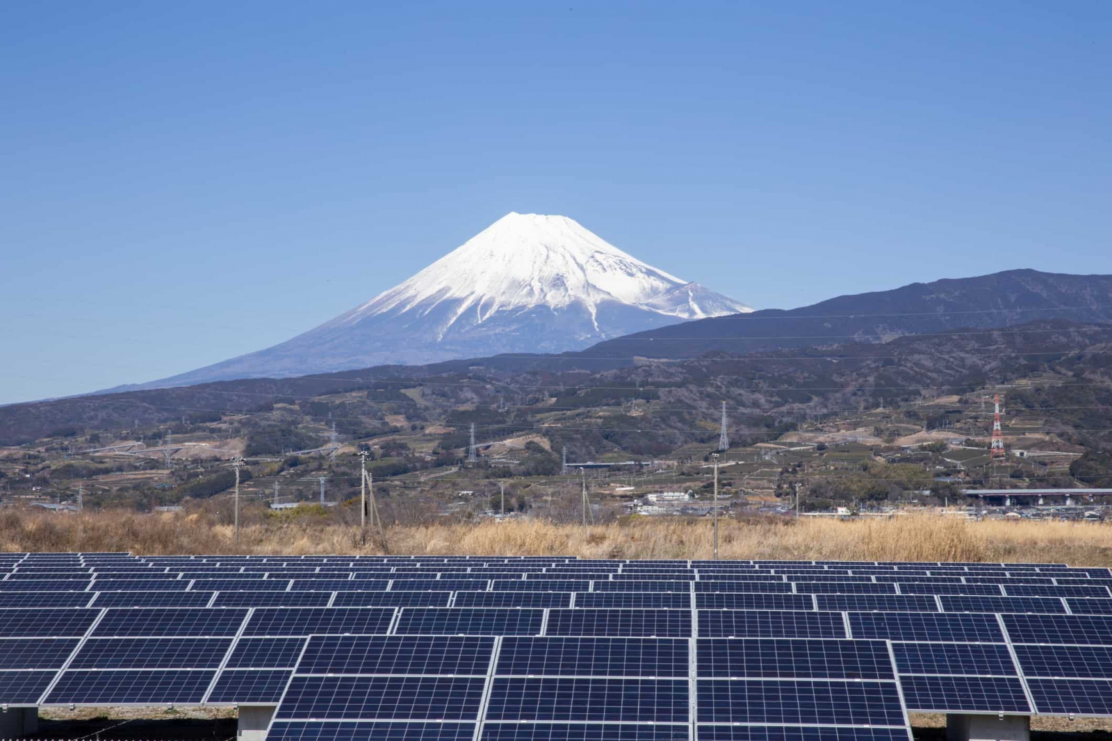 日本最新公布的《基本能源計畫》大幅提高再生能源占比，並強調「最大限度」利用核能與再生能源。