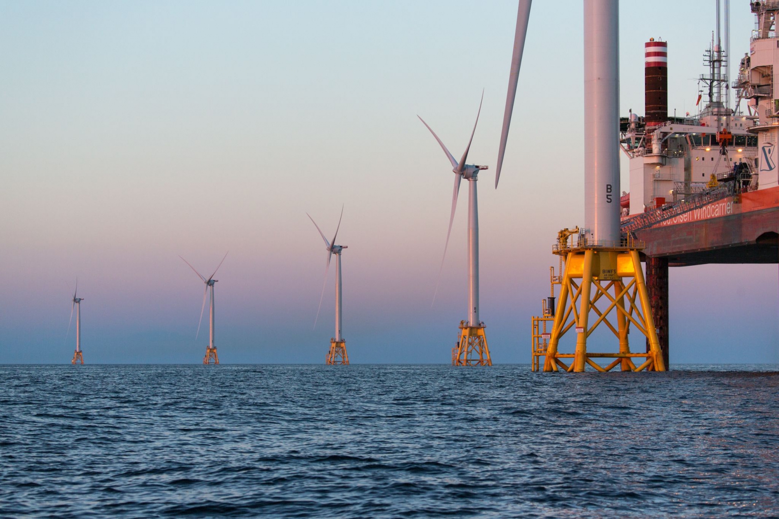 Unlike other ocean-based energy solutions such as offshore wind, OTEC systems could provide baseload energy. Image courtesy of Joan Sullivan/Climate Visuals (CC BY-NC-ND 4.0).