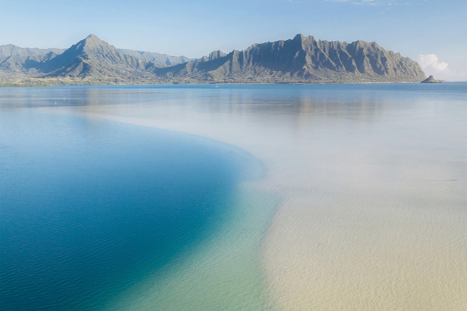 Tropical islands such as Hawai‘i could benefit from OTEC solutions, say experts. Image courtesy of Toby Matthews/Ocean Image Bank.
