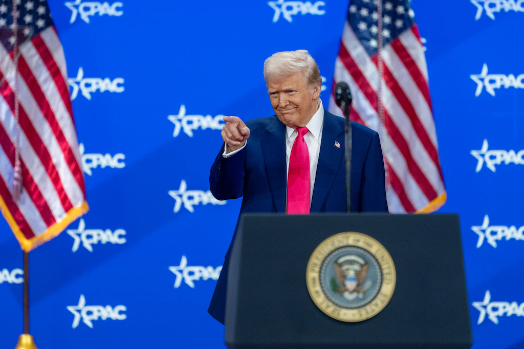 因應美國總統川普（Donald Trump）宣布的對等關稅，環境部說明四大對策，工總也提六大建言。（圖片來源：白宮）