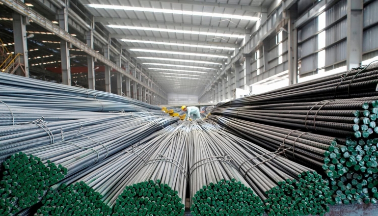 EVN's electricity prices raised again, steel and cement industries fell into dilemma