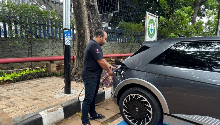 Indonesia turns electricity poles into charging stations to boost EV adoption