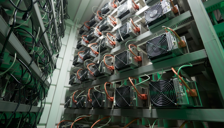 AI耗電是Google搜尋至少十倍！美國資料中心帶動電力成長，哪種綠能成長最多？