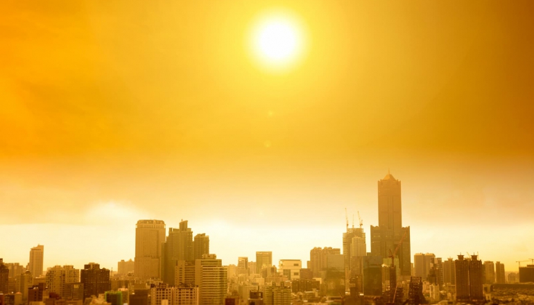 Global low-carbon electricity share tops 40%, but heatwaves drive up emissions