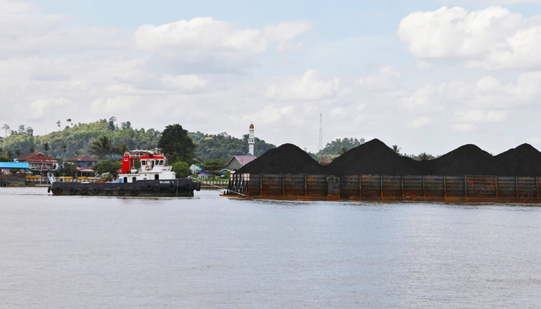 Indonesian utility PLN ‘kneecaps renewables’ with embrace of fossil fuels