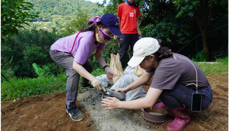 台灣首例「增強岩石風化」試驗有成果：作物產量增2倍、土壤碳匯提升逾20%