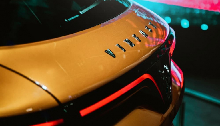 VinFast擬從純電轉向REEV：瞄準充電站不足新興市場，破解里程續航痛點