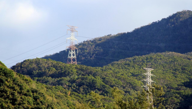 中油電業氣價大漲4成、電價卻凍漲，台電估每月支出暴增百億元