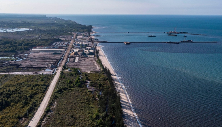Carbon crossroads: Petrochemicals boom tests Indonesia’s climate goals