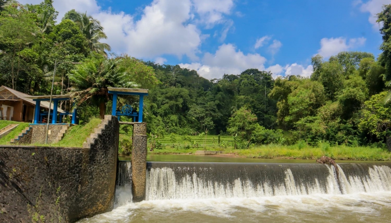 Micro hydro power plant brings light to village in West Java