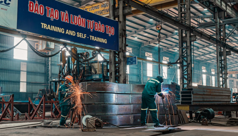 越南擬設水泥、鋼鐵業碳排上限 為碳權交易所鋪路